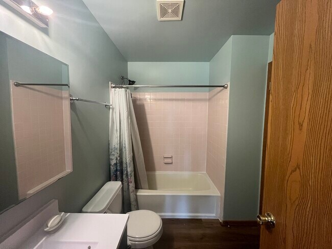 Building Photo - 965 Amberwood Pl