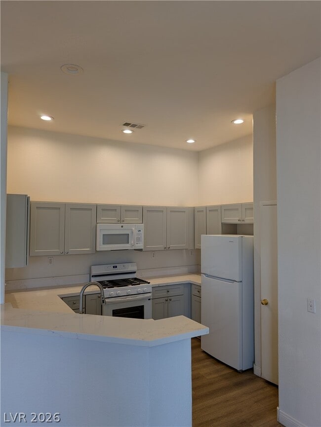 Building Photo - 5845 Springmist St