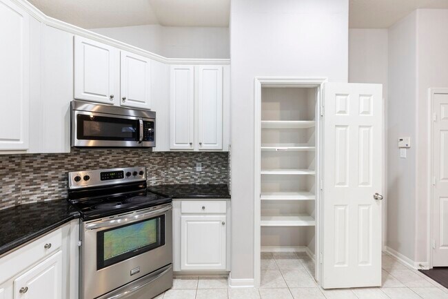 Building Photo - 35 Auburn Path Dr