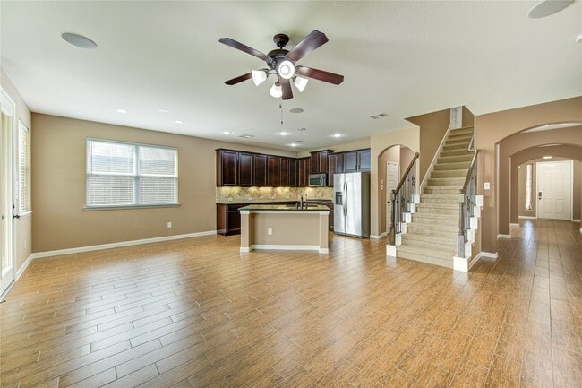 Building Photo - 18318 Russett Green Dr