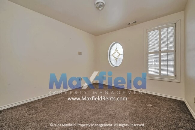 Building Photo - Avenues - 3 Bedroom 3 Bath Townhome with amazing southern views