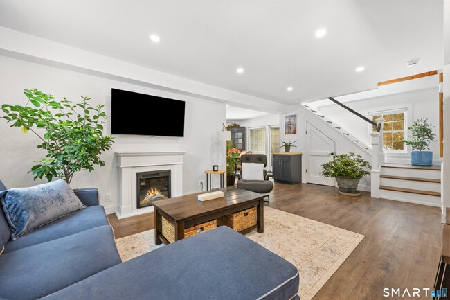 Building Photo - 167 North Ave