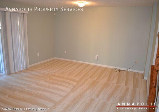 Building Photo - 2701 Thornbrook Ct