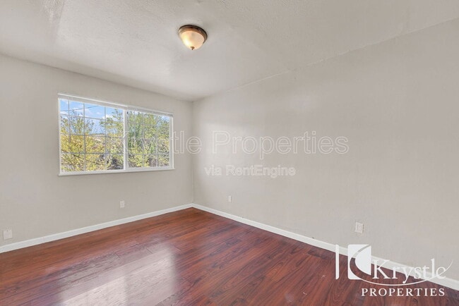 Building Photo - 178 Janice St