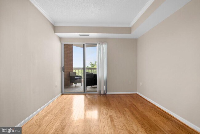 Building Photo - 3101 N Hampton Dr