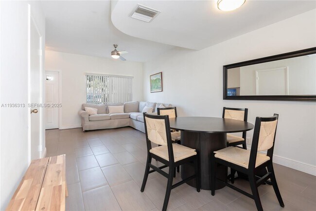 Building Photo - 7818 Dixie Beach Cir