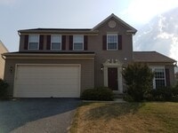Building Photo - Charming 4 Bedroom/2.5 Bathroom in White M...