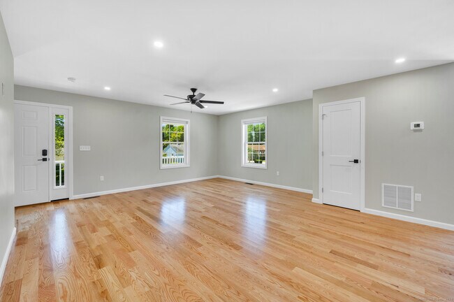 Building Photo - 33 West End Ave