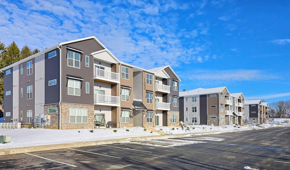 Primary Photo - Briar Ridge Commons