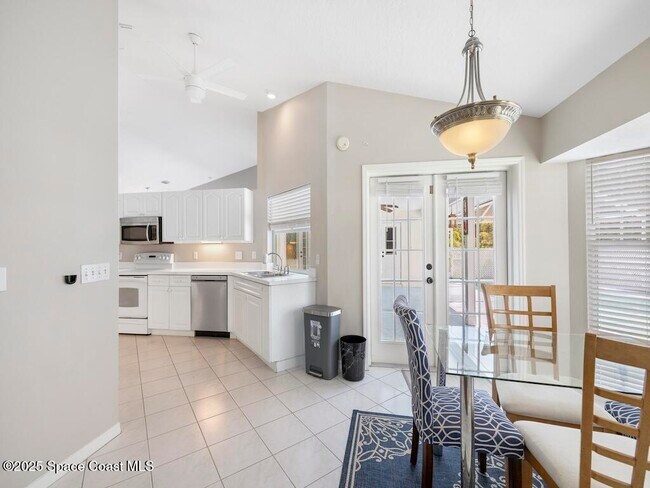 Building Photo - 1026 Blossom Dr