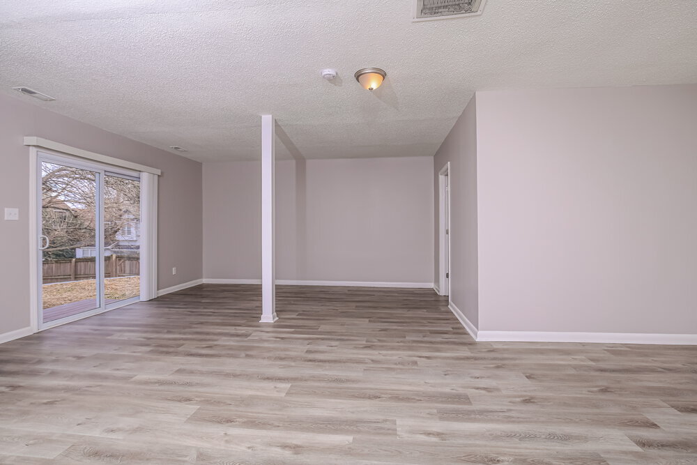 Building Photo - 429 Dickens Dr