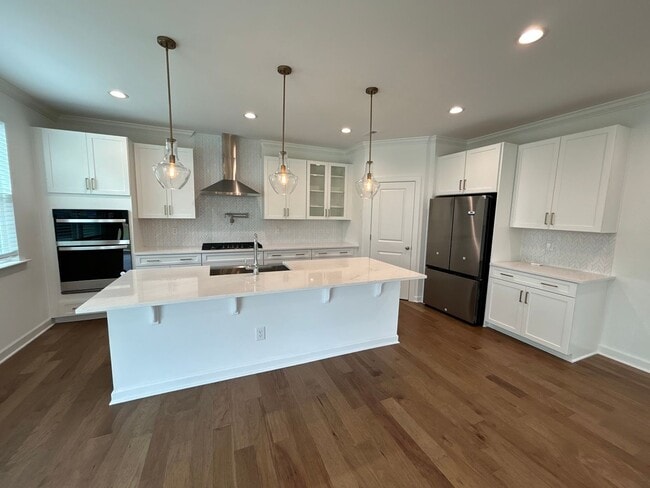 Building Photo - 6 Bedroom | 4 Bathroom New Construction Ga...