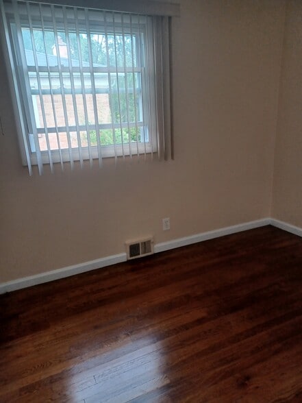Building Photo - 2285 Stieber St