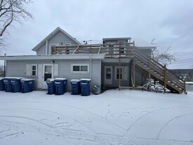 Building Photo - 1305 Merrill Ave