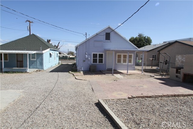Building Photo - 412 D St