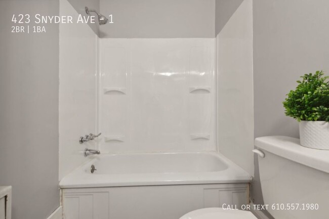 Building Photo - 2 Bedroom 1 Bath  Apartment in Queens Vill...