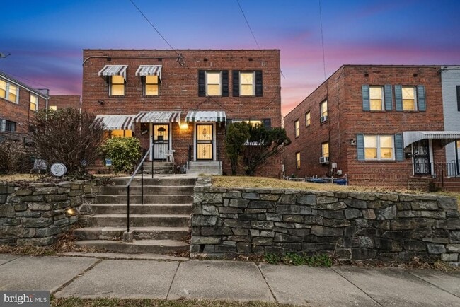 Building Photo - 2412 18th St SE