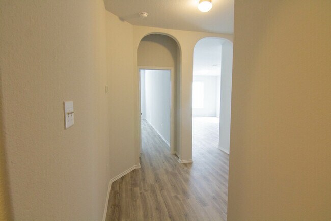 Building Photo - 18614 Queesborough Creek Rd