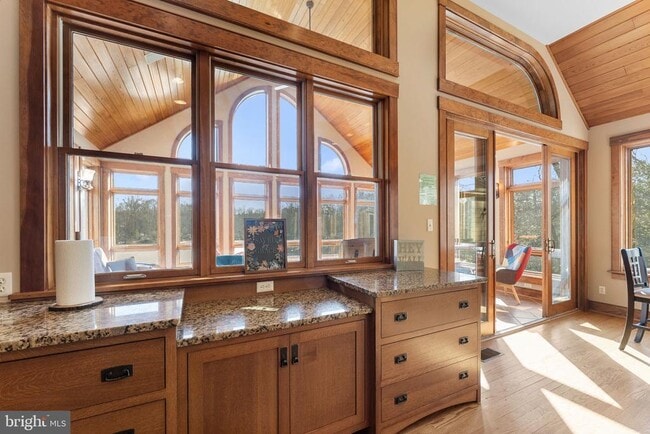 Building Photo - 3535 Meadow Rd