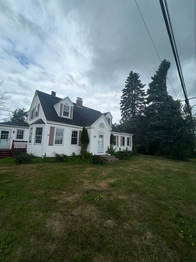 Building Photo - 1430 Woodbury Ave