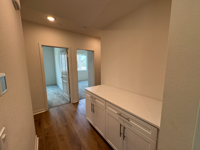 Building Photo - Luxurious 3 Bedroom 2 Bathroom Townhome in...