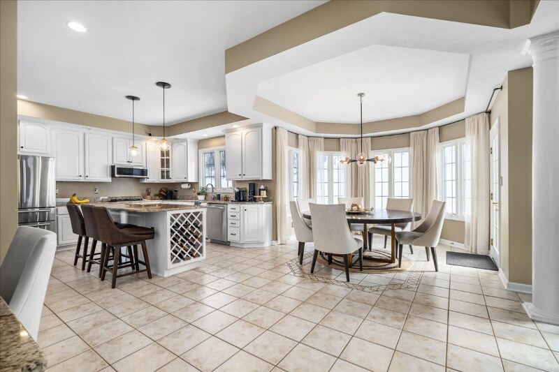 Building Photo - 806 Gallant Fox Ln