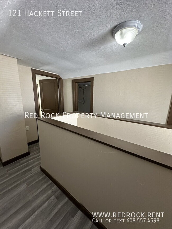 Building Photo - 121 Hackett St