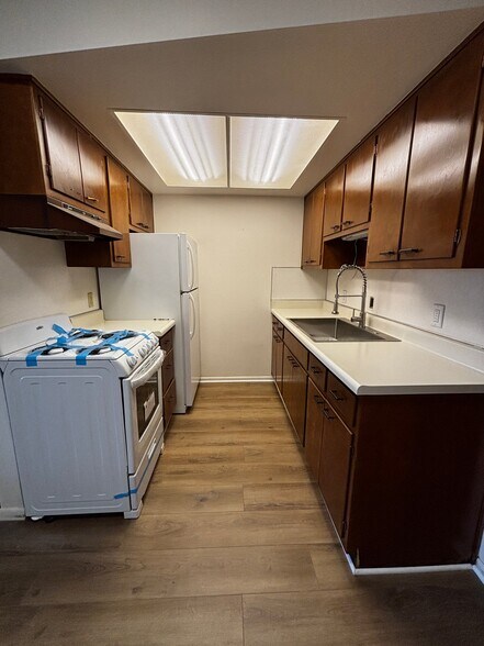 Building Photo - 23 Diplomat Dr