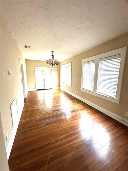 Building Photo - 616 37th St