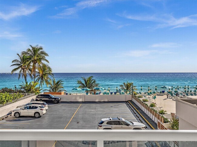 Building Photo - 3140 S Ocean Dr