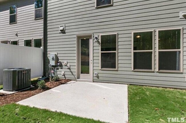 Building Photo - 2045 Maggie Vly Dr