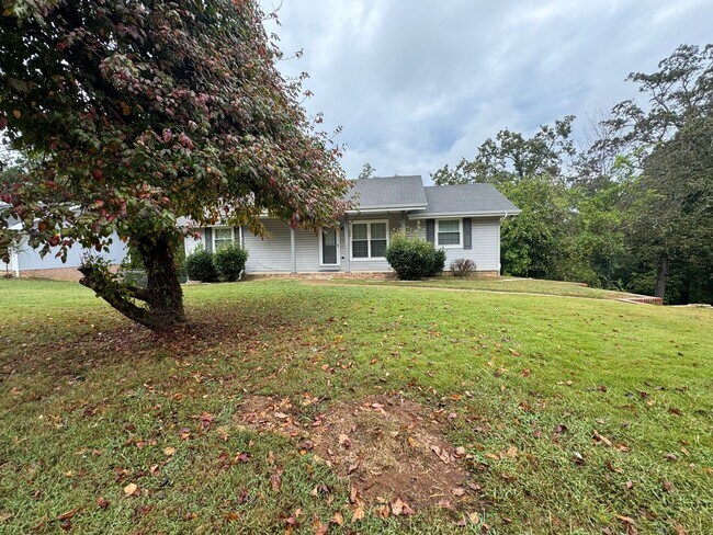 Primary Photo - Spacious 3 bedroom 3 bath beautiful home w...