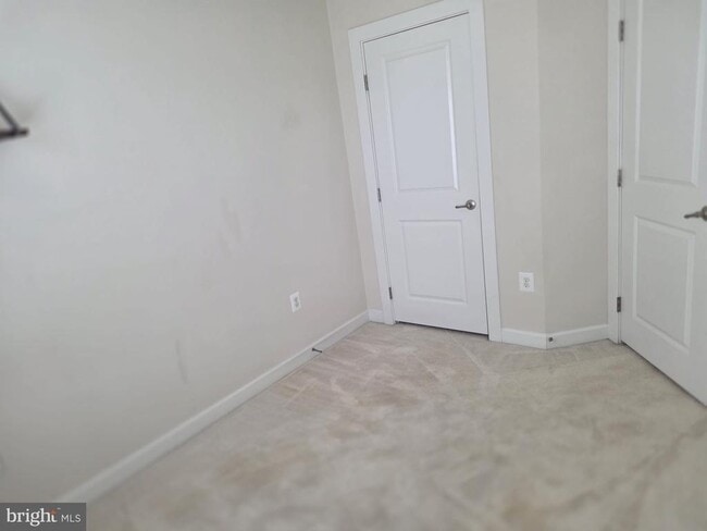 Building Photo - 20800 Duxbury Terrace