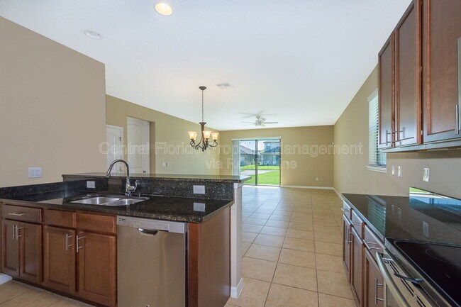 Building Photo - 12992 Holdenbury Ln
