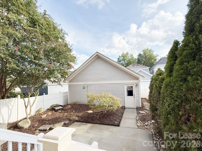 Building Photo - 7023 Blakeney Greens Blvd