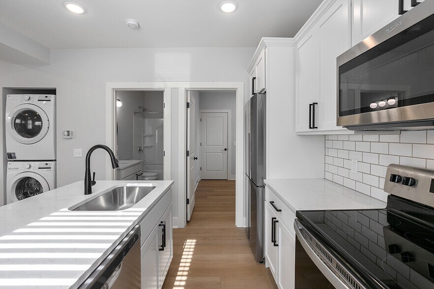 Building Photo - 415 11th St NW