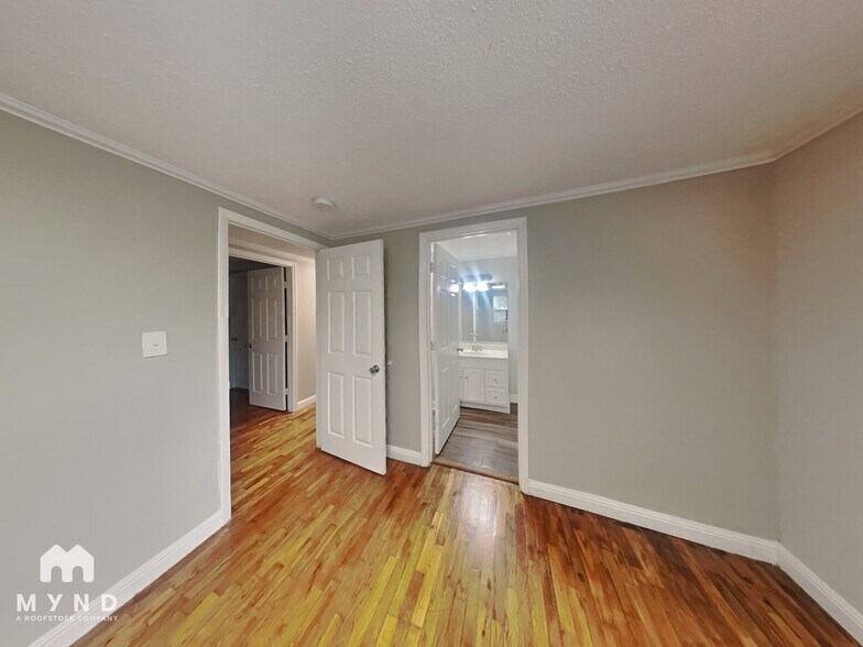 Building Photo - 997 Kerr Rd