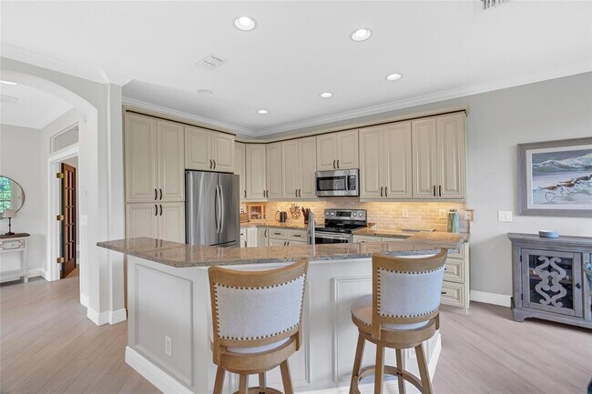 Building Photo - 8204 Villa Grande Ct