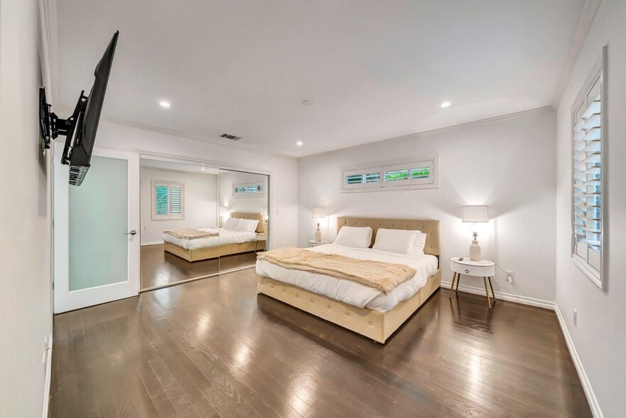 Building Photo - 17946 Valley Vista Blvd