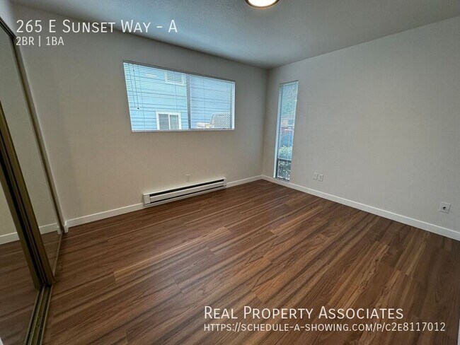 Building Photo - 265 E Sunset Way