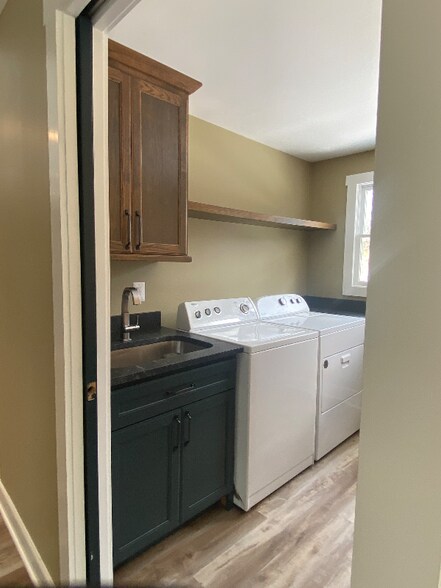 Building Photo - 1732 Castleman Rd