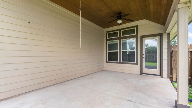 Building Photo - 15606 Fox Ln