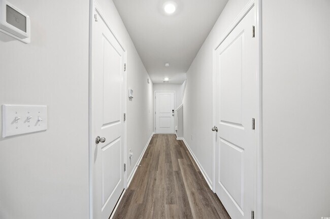 Building Photo - 322 Honeystone St