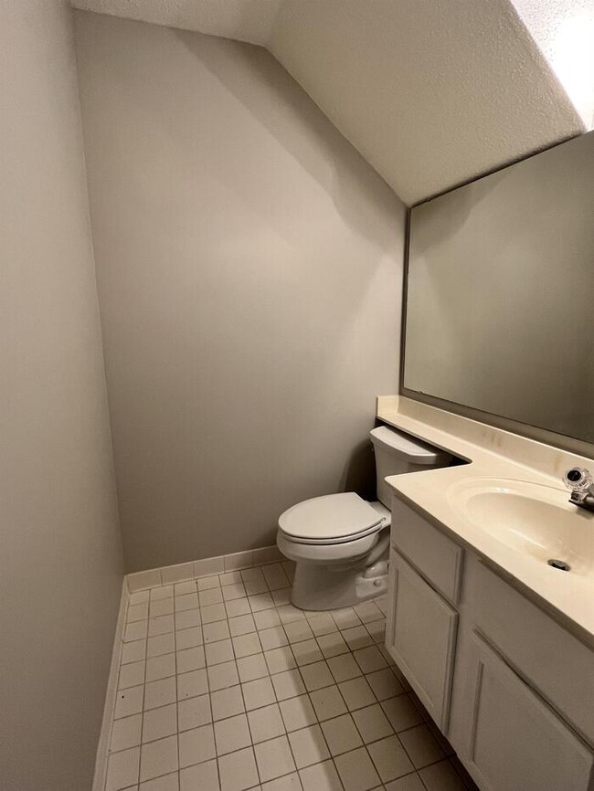 Building Photo - Forest Acres Townhouse