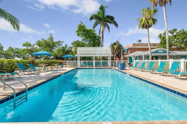 Building Photo - 1603 Gulf Dr N