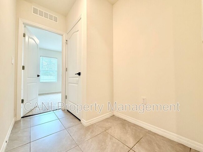 Building Photo - 245 Carabelle Ct