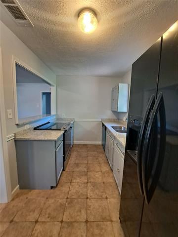 Building Photo - 10433 Cayuga Dr