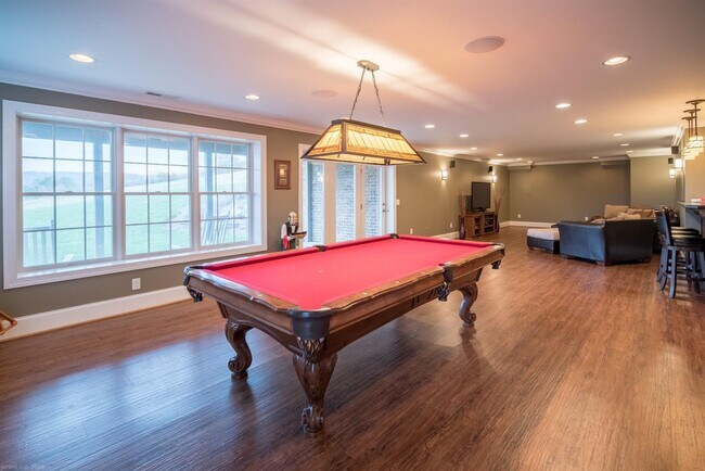 Building Photo - Charming Wyatt Farms Home with Stunning Vi...
