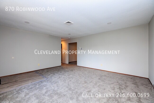 Building Photo - 870 Robinwood Ave