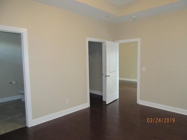 Building Photo - 104 Belclare Way